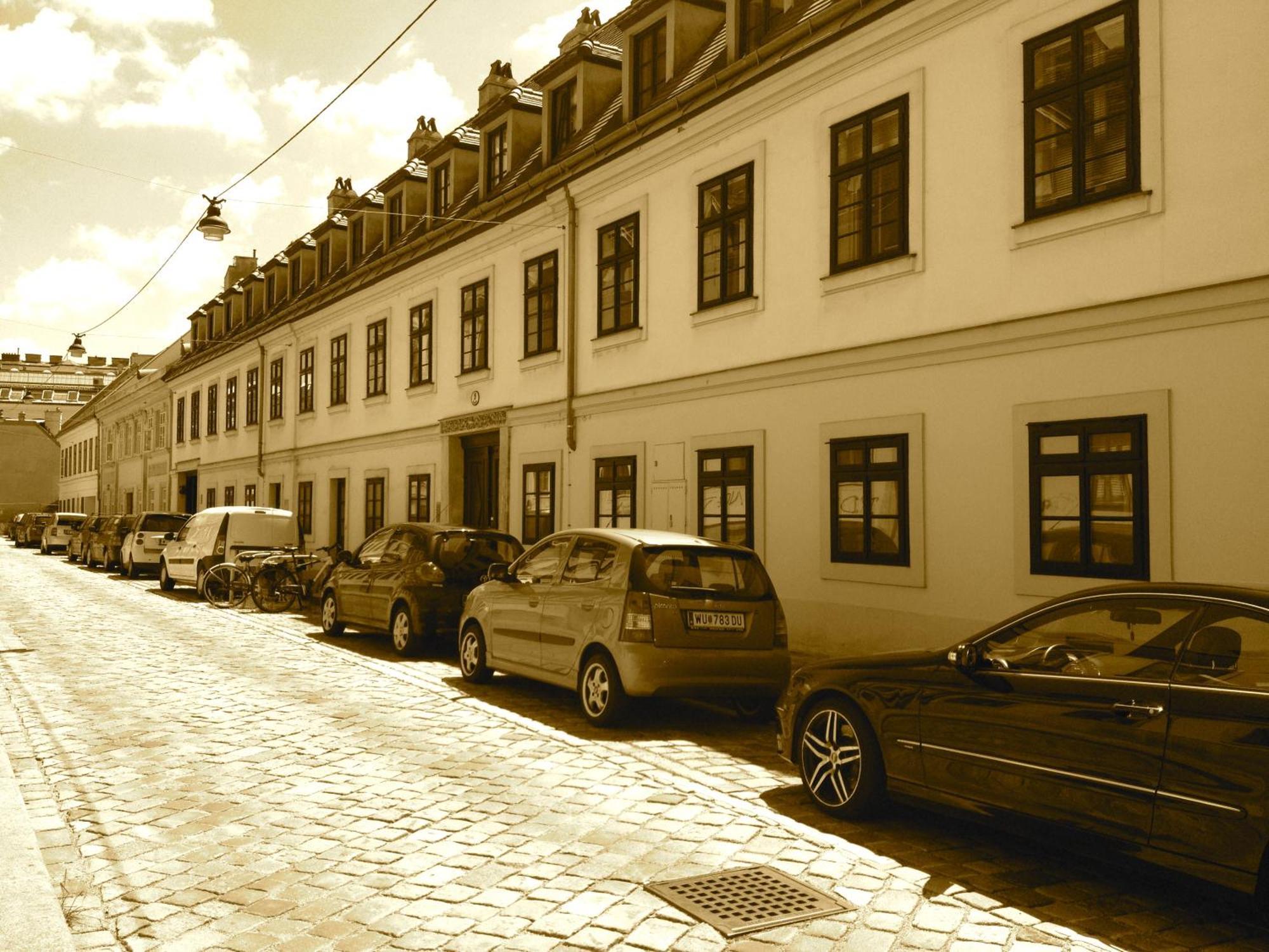 Hoheschule Apartment Kapriole Viena Exterior foto